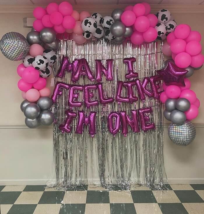 First-Birthday-Balloon-Decoration