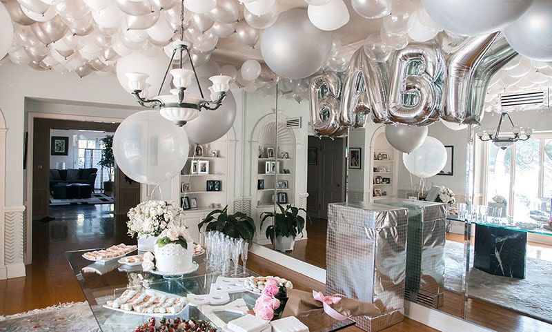 gender reveal ideas with balloons