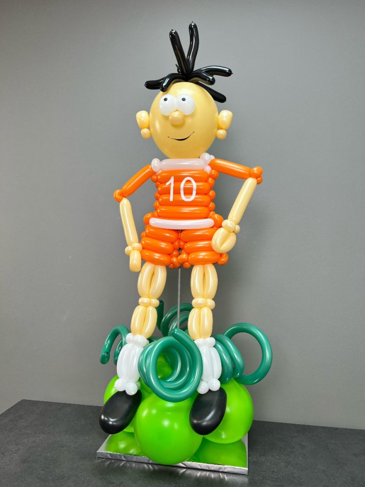 Lesson "Balloon Soccer player"