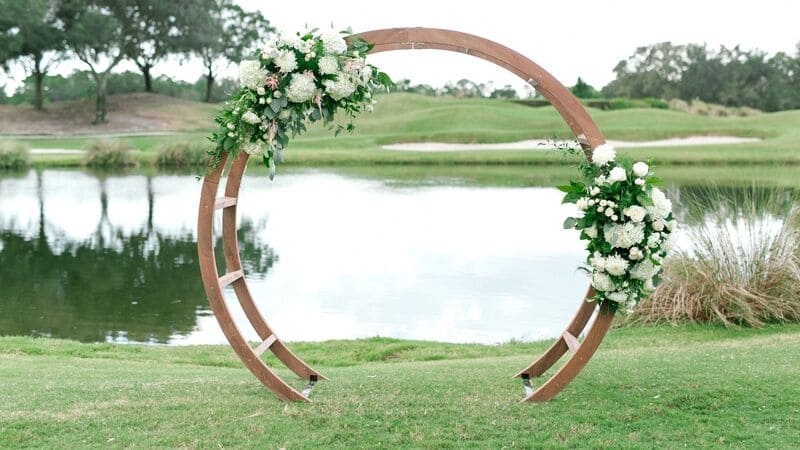 white and gold wedding decor